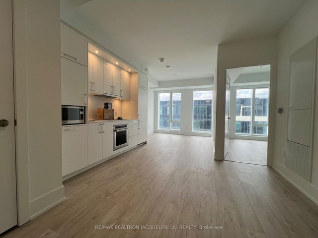 1305 - 480 Front Street W