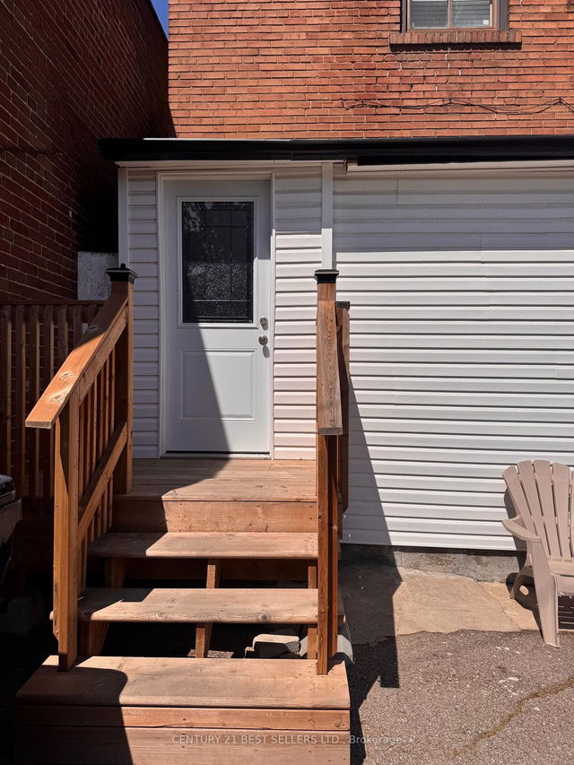Upper - 216 Vaughan Road