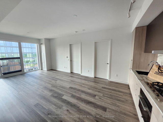 2702 - 771 Yonge Street