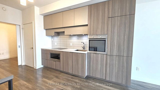 1201 - 8 Eglinton Avenue