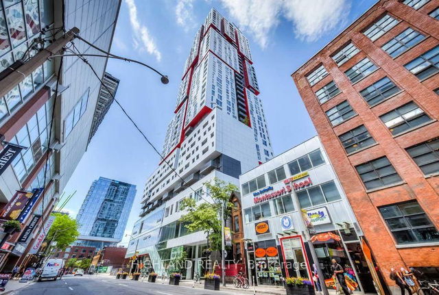 1801 - 318 Richmond Street W