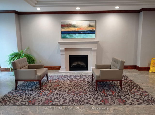 606 - 1 Pemberton Avenue