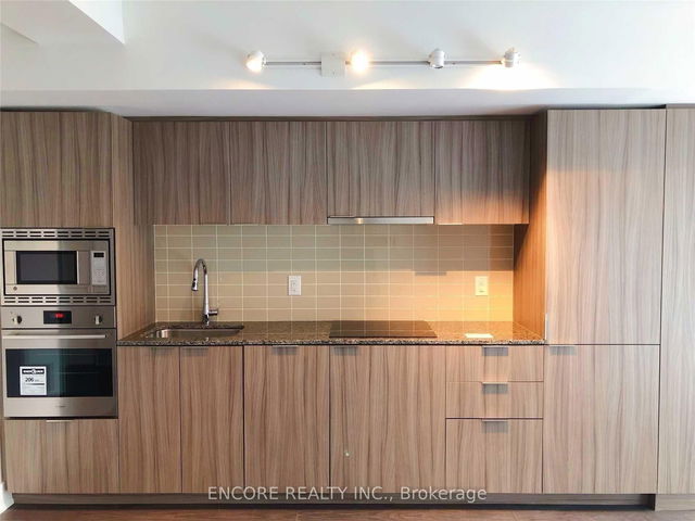 1216 - 955 Bay Street