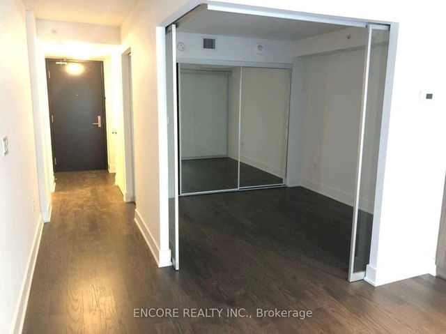 1216 - 955 Bay Street