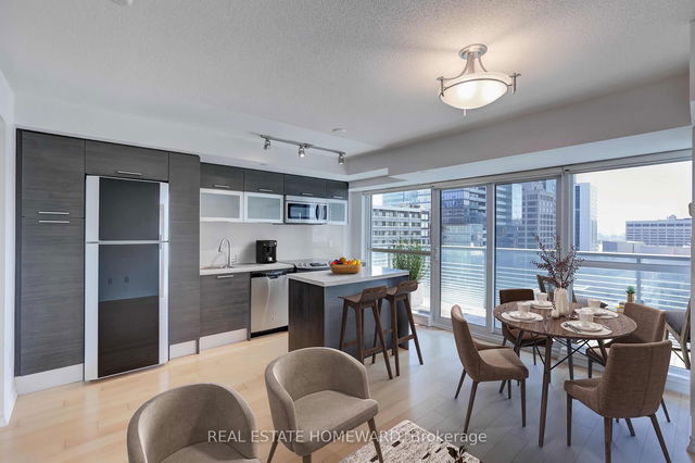 1911 - 386 Yonge Street