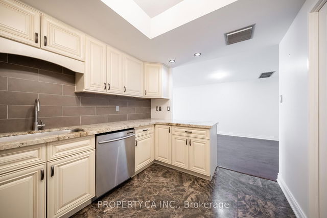 203 - 55 Lombard Street