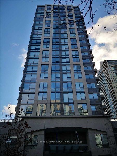 1515 - 35 Hollywood Avenue
