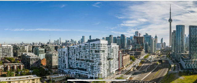 818W - 27 Bathurst Street