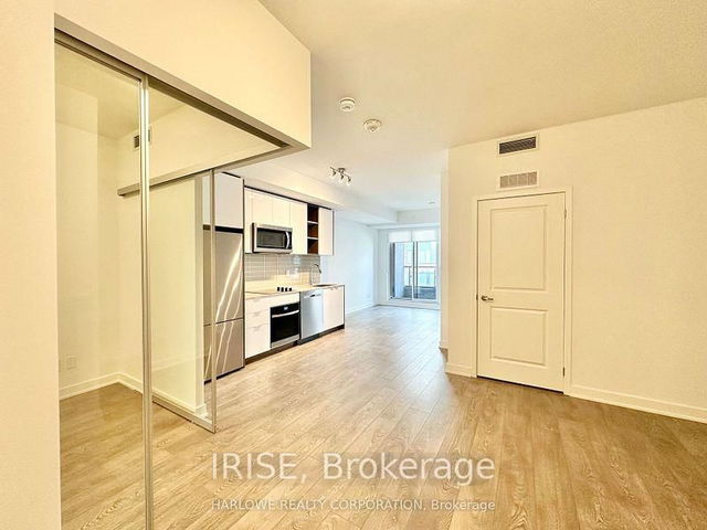 408 - 543 Richmond Street W