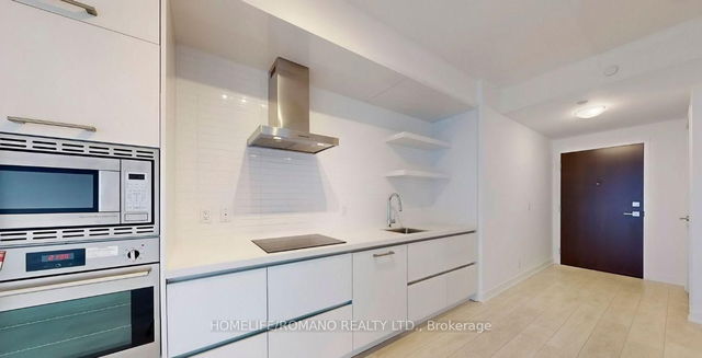 2206 - 2221 Yonge Street