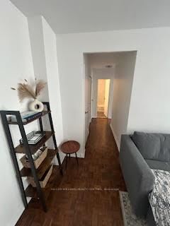 402 - 335 Lonsdale Road