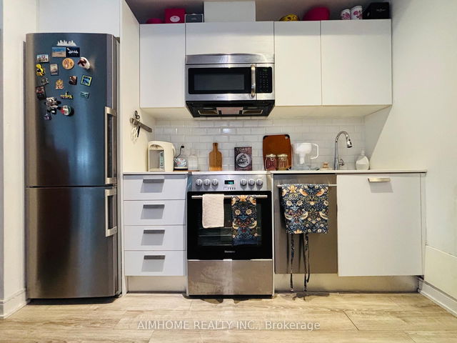 408 - 42 Charles Street E