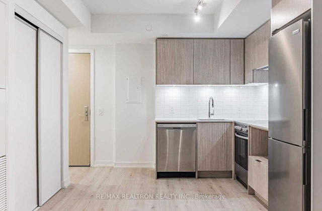 1504 - 395 Bloor Street E