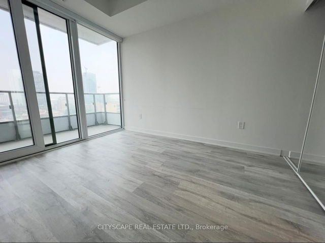1207 - 70 Princess Street E