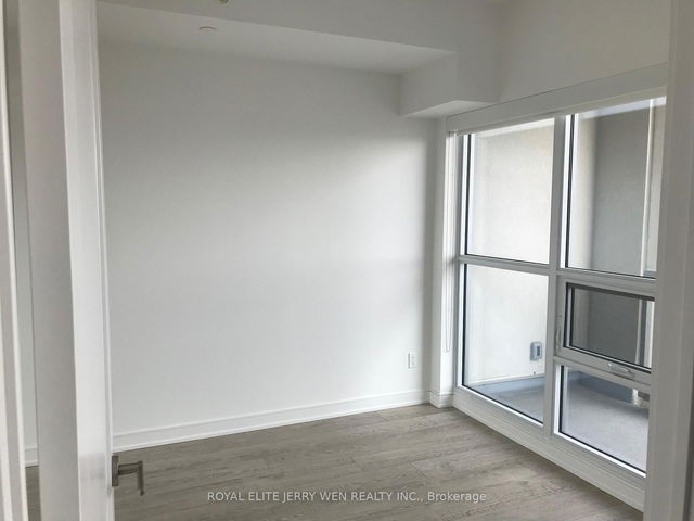 3205 - 88 Scott Street
