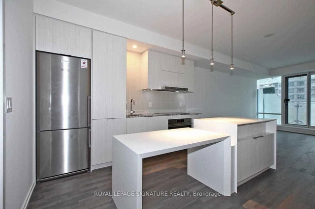 412 - 1 Bloor Street E