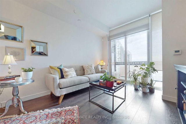 1307 - 8 Eglinton Avenue E
