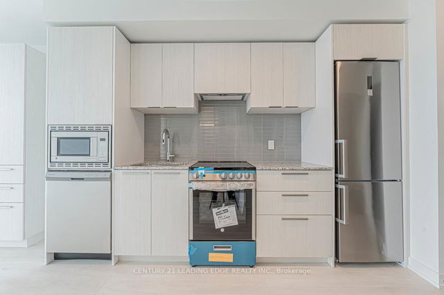 2706 - 501 Yonge Street