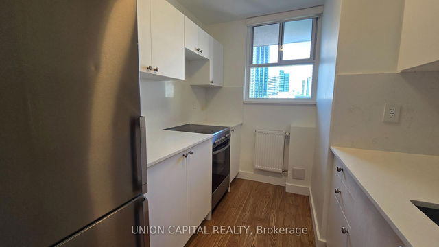1508 - 230 Oak Street