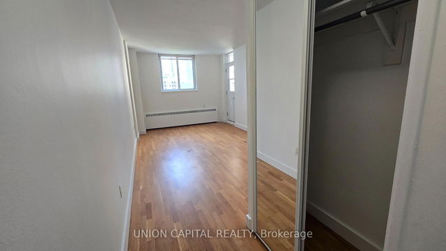 608 - 230 Oak Street