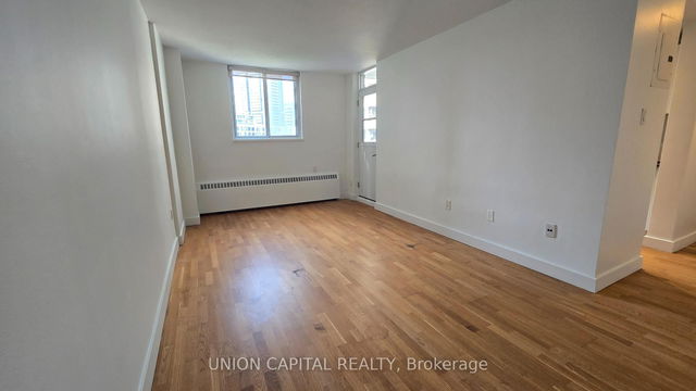 608 - 230 Oak Street