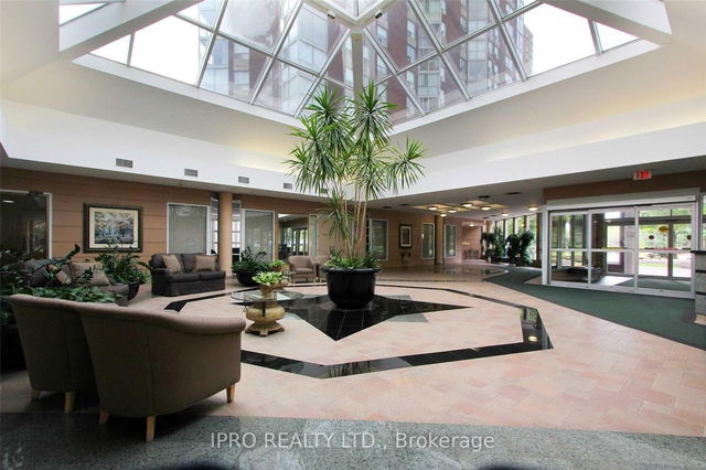 707 - 5 Concorde Place