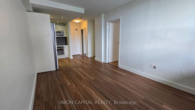 1005 - 230 Oak Street