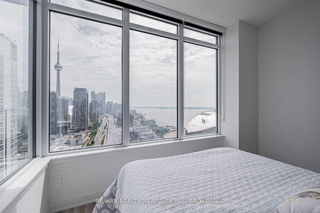 3810 - 17 Bathurst Street