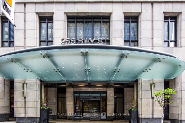 2112 - 955 Bay Street