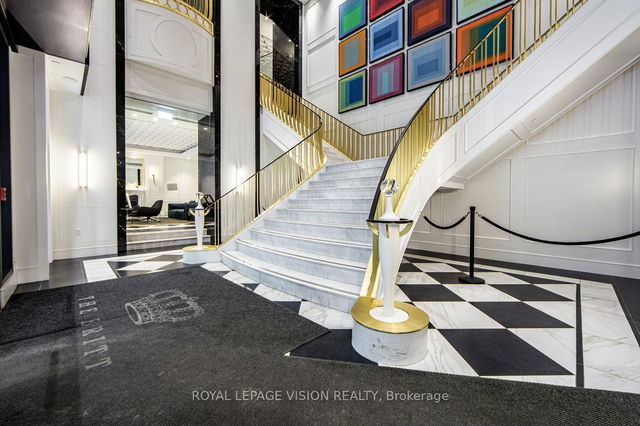 2112 - 955 Bay Street