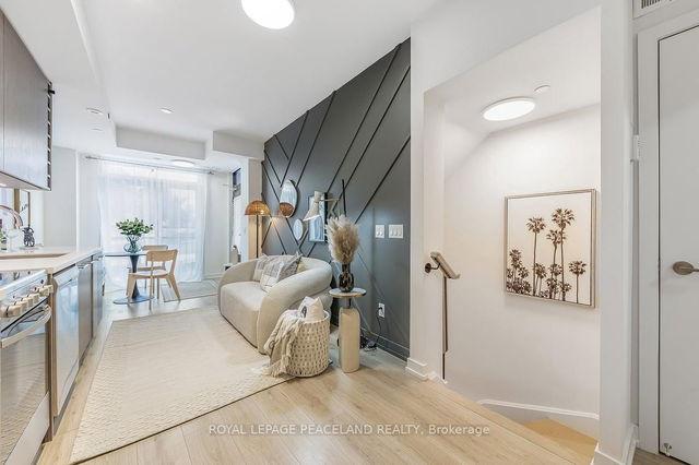 15 - 266 Finch Avenue