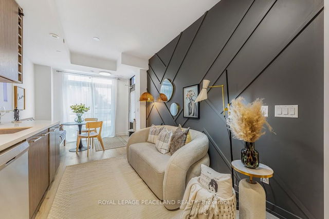15 - 266 Finch Avenue E