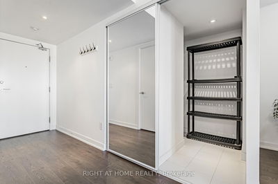 Unit 703 — 121 McMahon Dr, Toronto - Bayview Village image-0-1