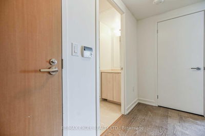 Unit 2802 — 11 Wellesley St, Toronto - Bay Street Corridor image-0-3