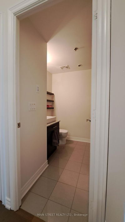 Unit 411 — 2756 Old Leslie St, Toronto - Bayview Village image-0-4