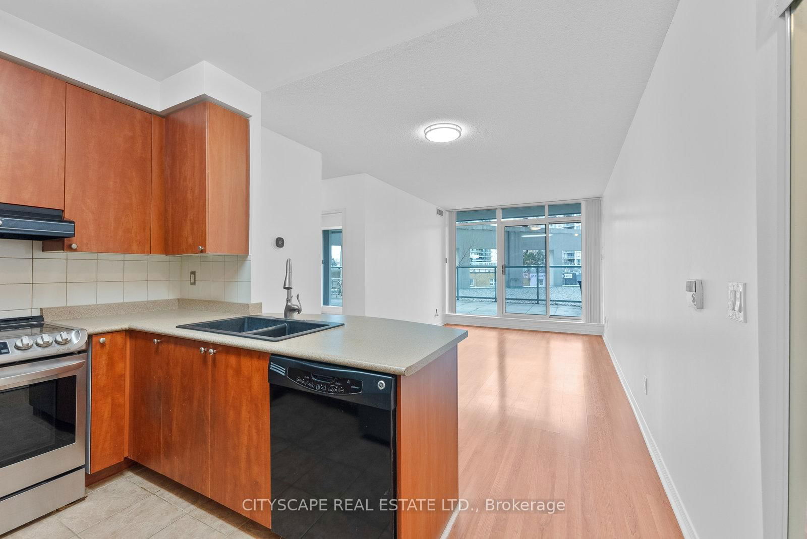 Condo for sale at 202-5500 Yonge Street, Toronto, Willowdale West, M2N 7L1 - MLS: C12225237