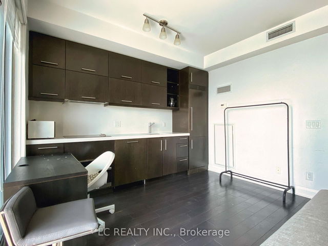 2907 - 1080 Bay Street