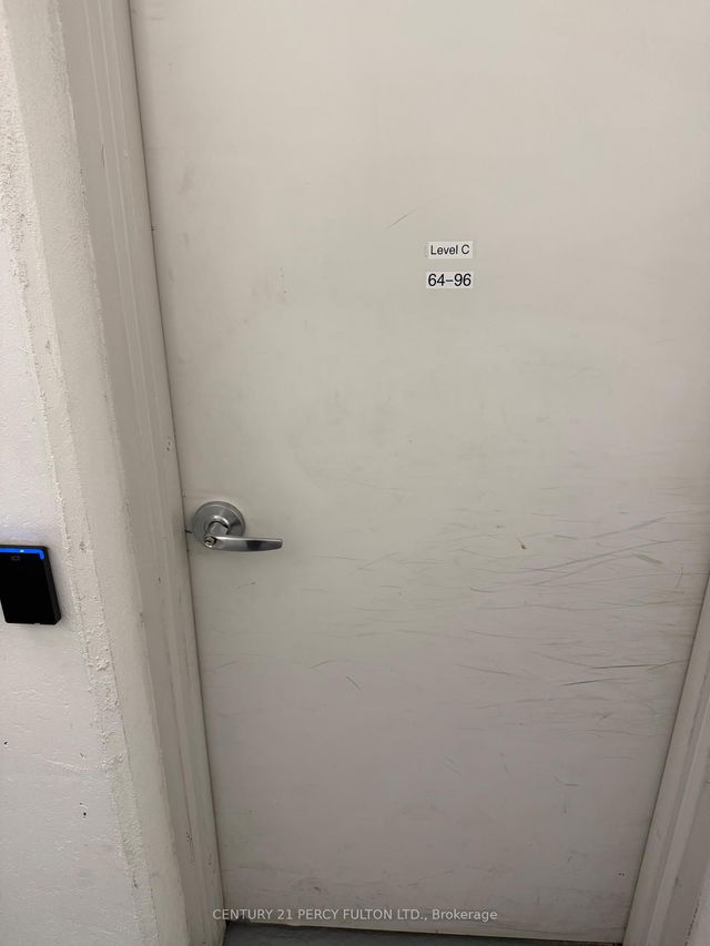 C68 Locker - 2221 Yonge Street