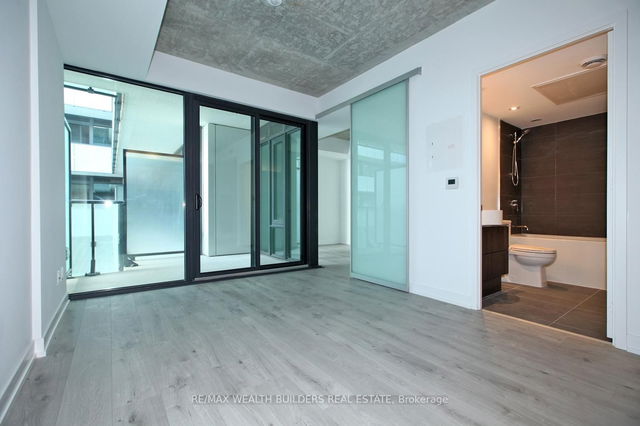 529 - 161 Roehampton Avenue