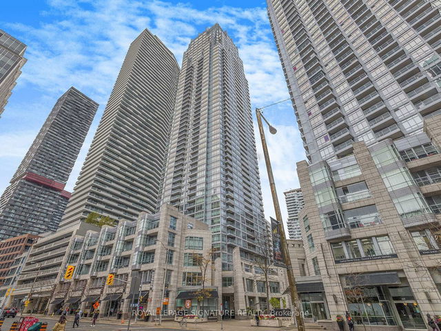 1203 - 2191 Yonge Street