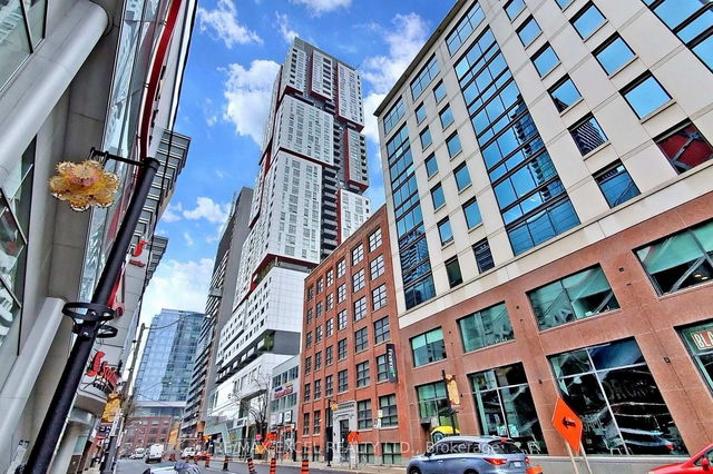 2505 - 318 Richmond Street W