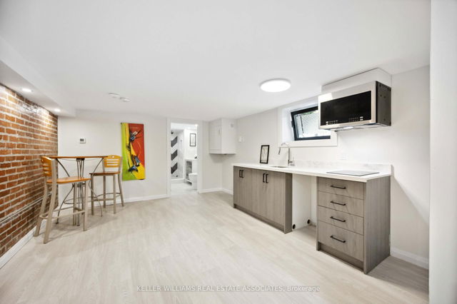 5 - 27 Glen Elm Avenue