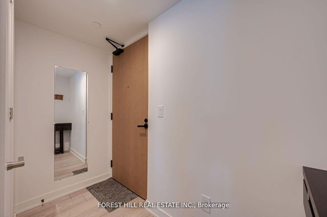 411 - 8 Tippett Road