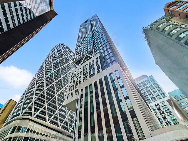 2105 - 238 Simcoe Street
