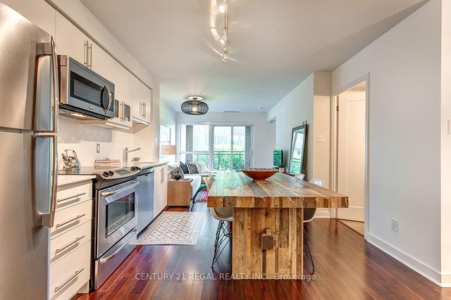 N202 - 1169 Queen Street W