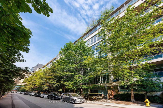 702 - 20 Stewart Street
