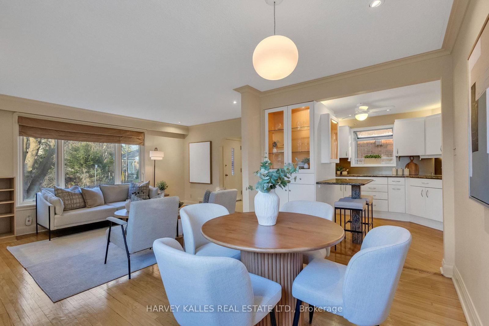 Listing Image 10