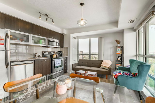 1909 - 2015 Sheppard Avenue E