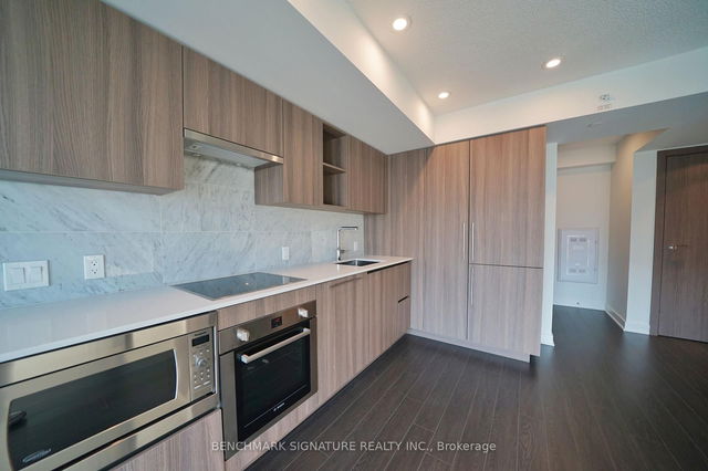 2315 - 19 Bathurst Street