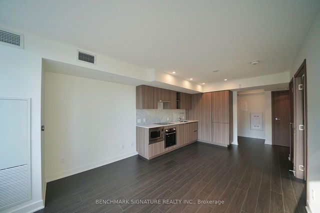 2315 - 19 Bathurst Street